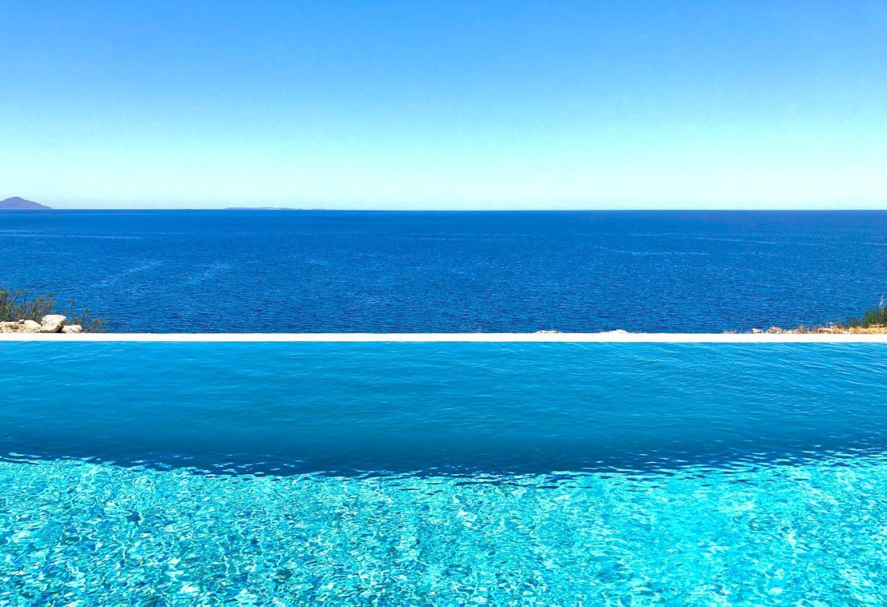 Kuro Beach House - Oceanfront Luxury & 25M Pool Achlia 外观 照片